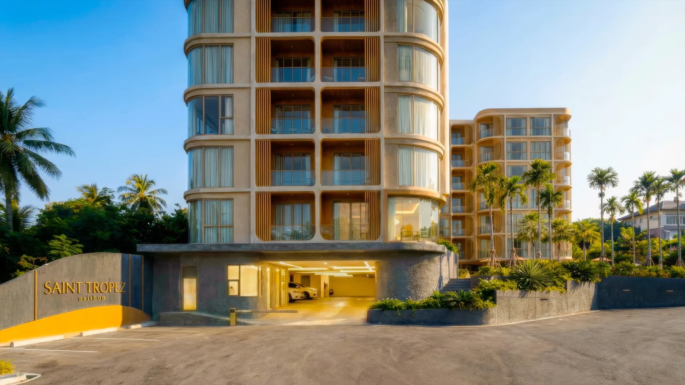 SAINT TROPEZ NAITHON exterior